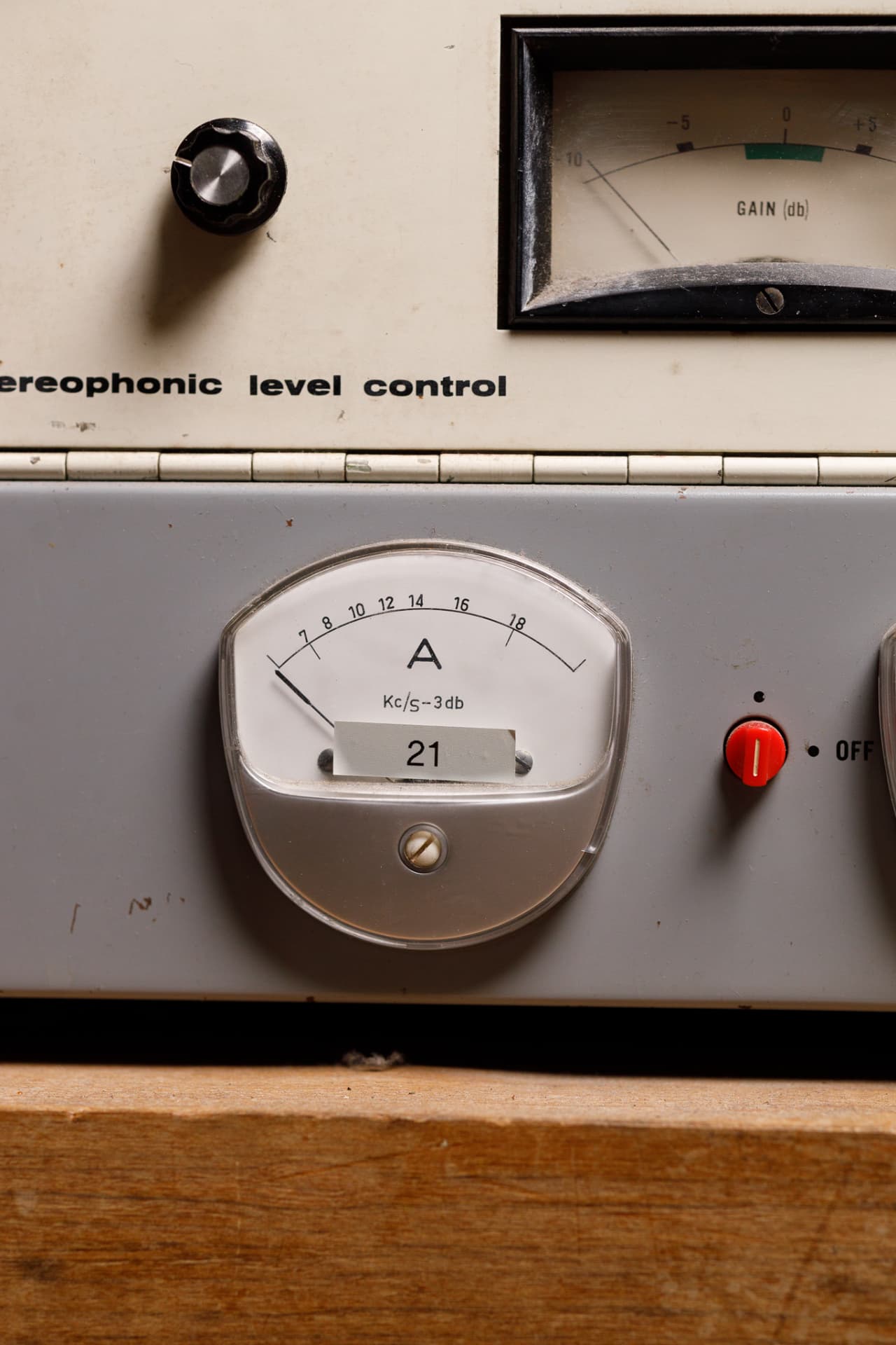Knobs e switches de equipamento de input level